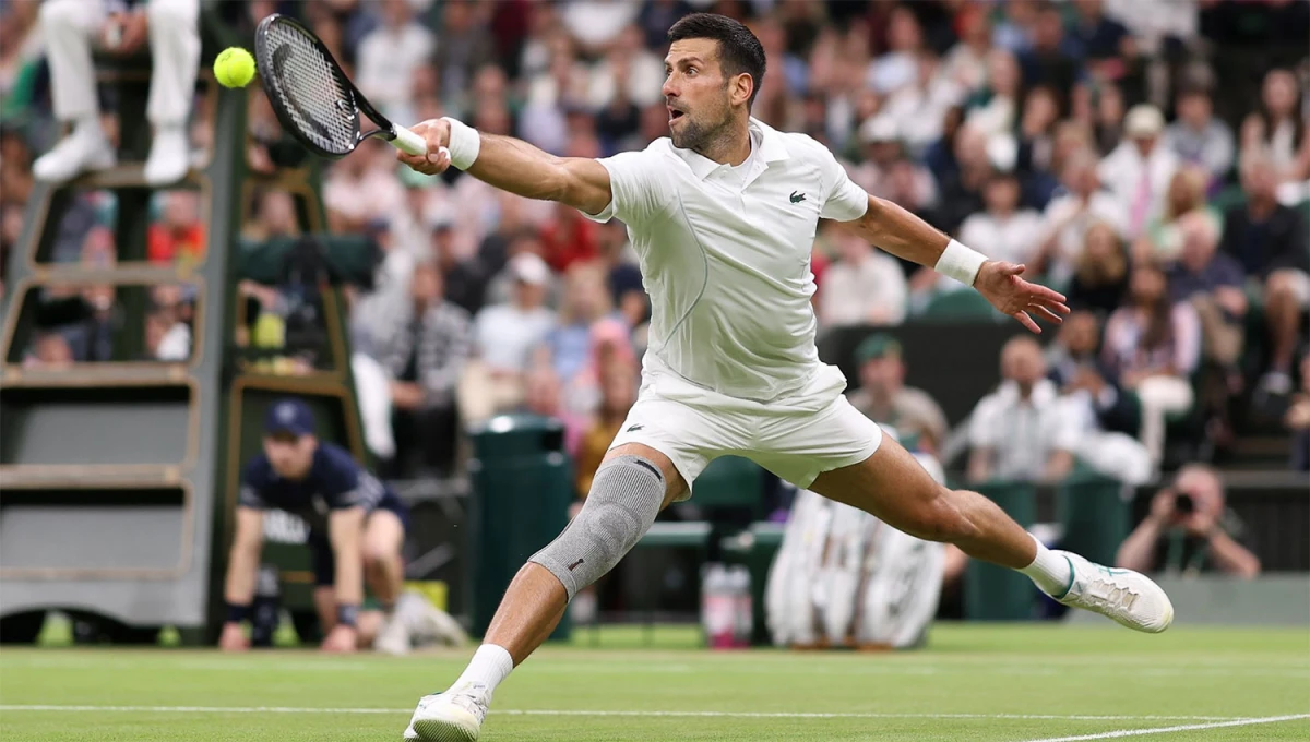 LEYENDA. Djokovic intentará dar un paso más hacia el tricampeonato consecutivo en Wimbledon.