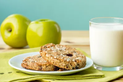 Galletas de avena y manzana para preparar en vacaciones con los más chicos