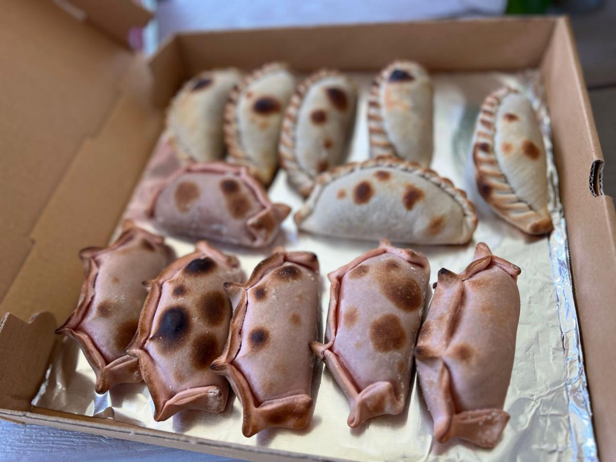 EN HONOR A MESSI. Crearon una empanada rosa para el 10.