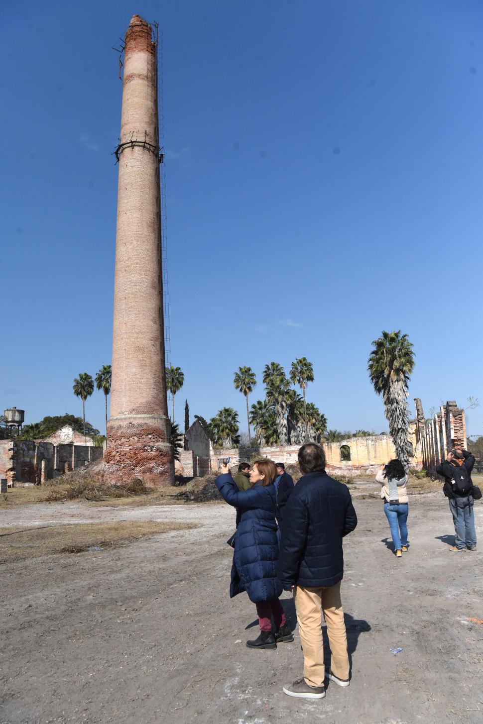 FINAL. La visita culmina con una caminata por el ex ingenio Lastenia.