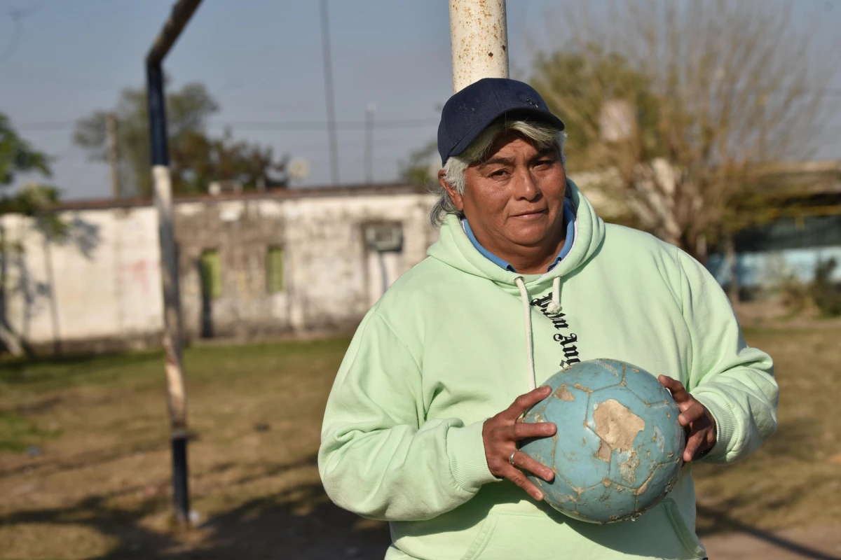 ORGULLOSA. Cristina Nieva fue una de las primeras arqueras destacadas del fútbol tucumano. 