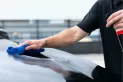 Uno por uno: los 11 productos de limpieza para autos que prohibió Anmat