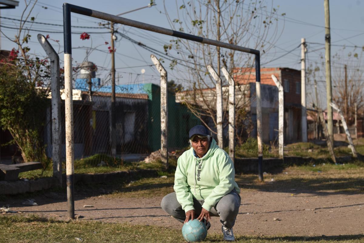 TODO POR LA PASÓN. Nieva tuvo que escuchar toda clase de críticas. “Me decían que el fútbol era un deporte de varones”. 