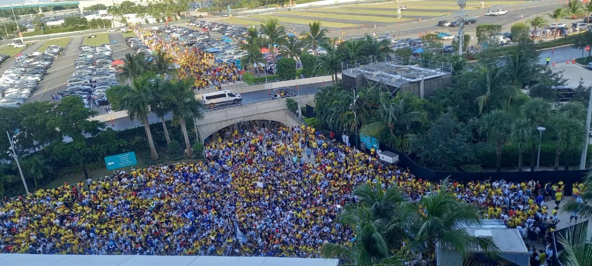 En medio de la multitud colombiana, una leyenda de la Selección lanzó un pedido para la final: “Ojalá sea en paz”