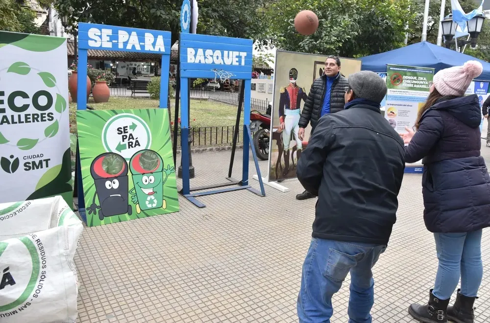 KERMÉS AMBIENTAL. Juegos entretenidos para aprender a separar la basura.