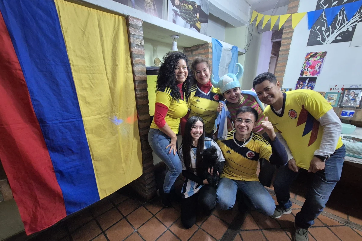 PASIÓN COMPARTIDA. Luz Mary, Lourdes, Angela, Claudia, Duvan o Albeiro disfrutaron de la final de la Copa América 2024. Foto: Juan Pablo Sánchez Noli.