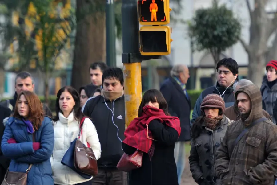 El SMN mantiene alertas por bajas temperaturas en 16 provincias.