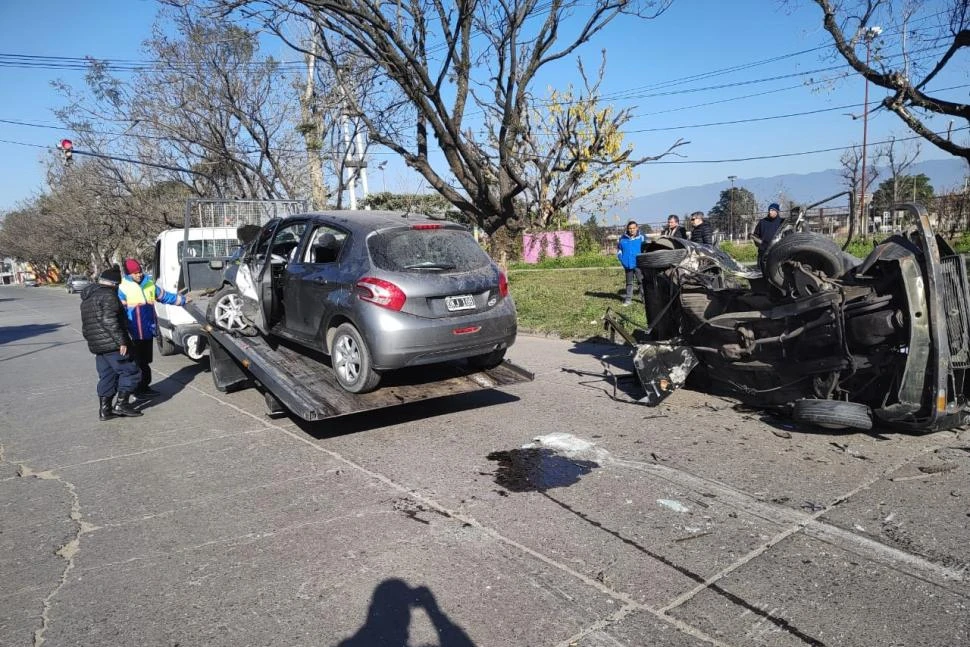 REGISTRO. El accidente quedó filmado por cámaras de seguridad.