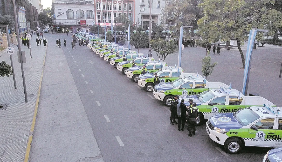 PRESENTACIÓN. Las camionetas serán entregadas para reforzar la prevención en los lugares más conflictivos de la provincia.