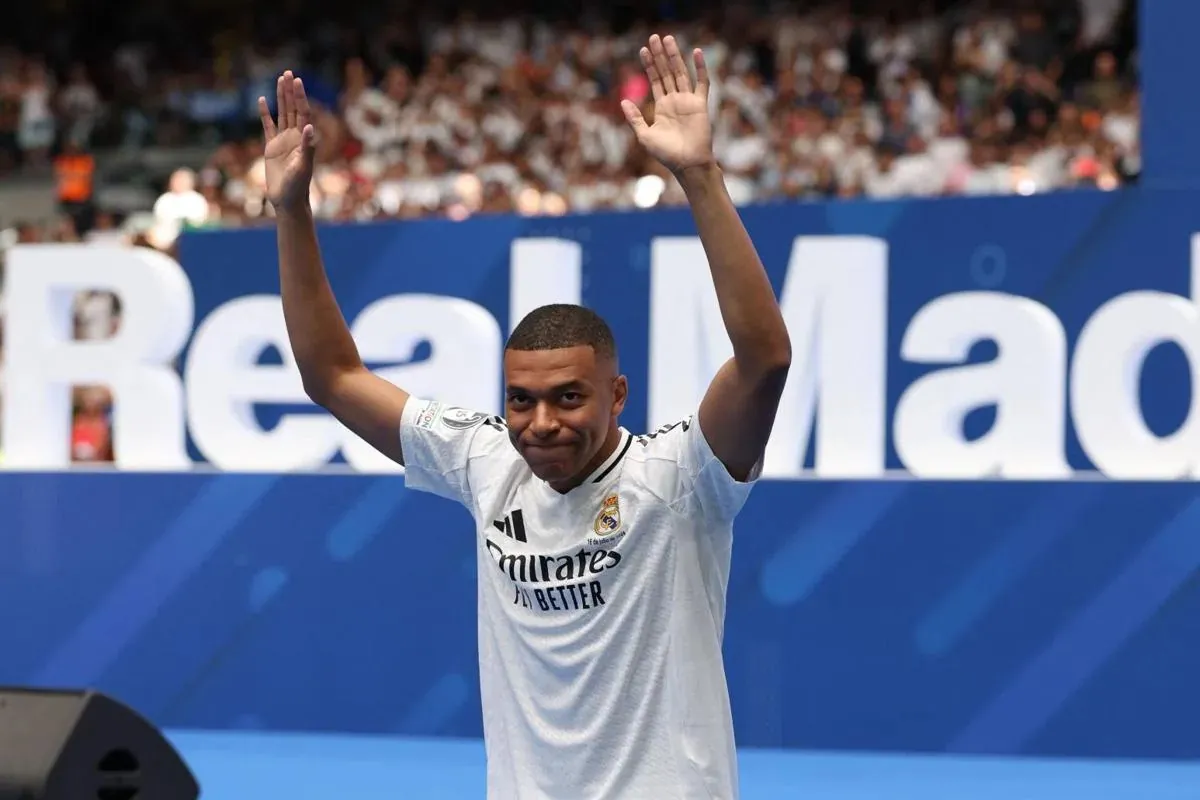 Ante una multitud, Mbappé fue presentado en Real Madrid: “Voy a dar la vida”