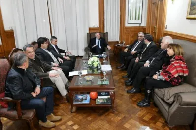 La Provincia reactivó la refacción de escuelas, obras de viviendas, canales y desagües