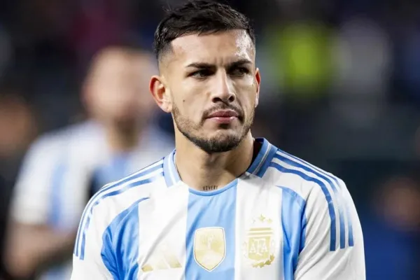 Paredes apuntó contra un cantante colombiano que quiso robar una camiseta argentina