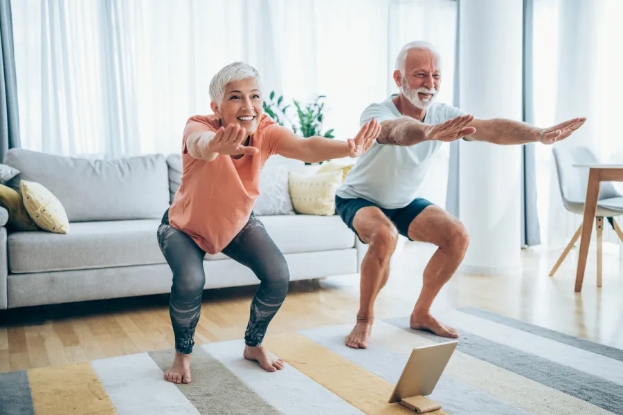 Ejercicios fáciles para hacer en casa y mejorar el equilibrio en la tercera edad