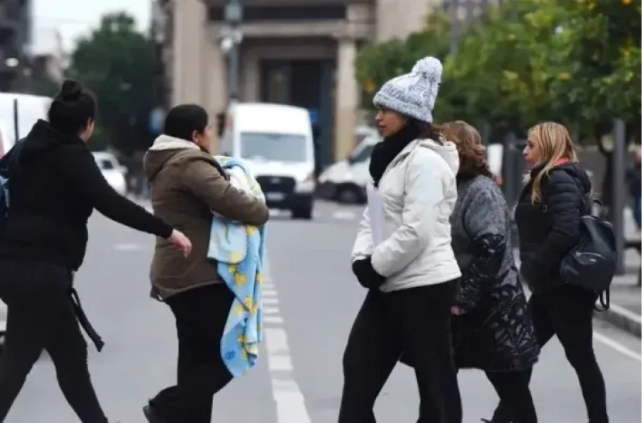 Alerta por temperaturas extremas: cómo evitar que el frío afecte la salud de las personas