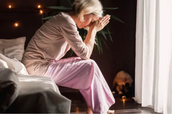 Alzheimer: el síntoma nocturno que podría aparecer antes que la pérdida de memoria