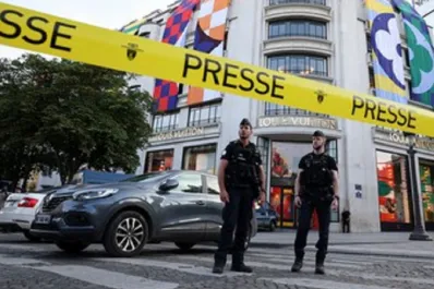 Francia: un policía herido en un ataque con cuchillo en los Campos Elíseos