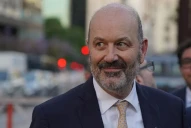 Sturzenegger anunció el proyecto para incluir propinas en el ticket y habilitar su pago electrónico