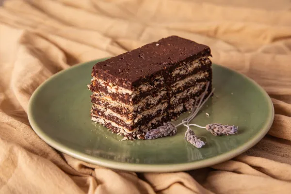 Postre saludable sin culpa: Torta Nugatón de avena que no empalaga