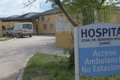 Una mujer vio que su marido leía la biblia concentrado y lo quemó con aceite hirviendo