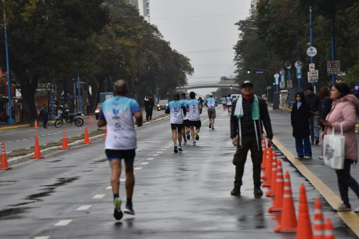 Más de 2.000 atletas profesionales y aficionados corrieron la 18º “Maratón Independencia”