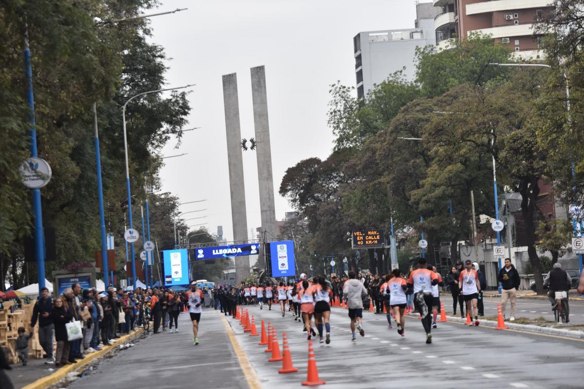 Pizarro, en caballeros, y Delgado, en damas, conquistaron la Maratón Independencia