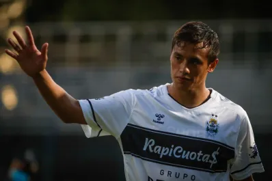 Un jugador de Gimnasia de La Plata protagonizó un choque en la autopista y fue hospitalizado