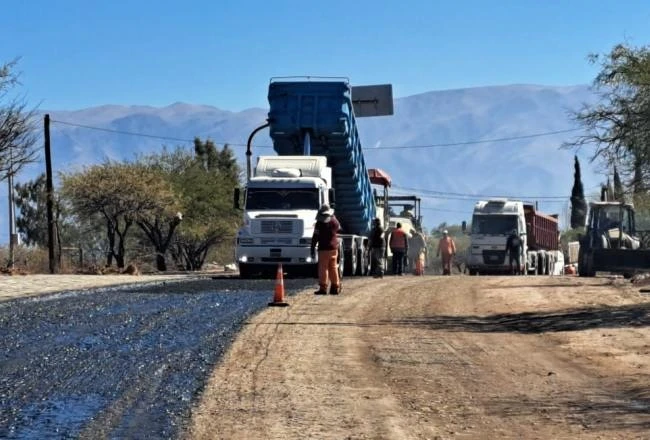 Repavimentan la ruta 307: arrancan por el tramo Ampimpa-Ruta 40