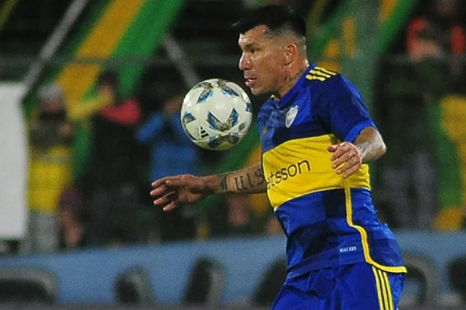 El fuerte reto de Gary Medel a un juvenil de Boca en pleno partido: “Dale, corré”