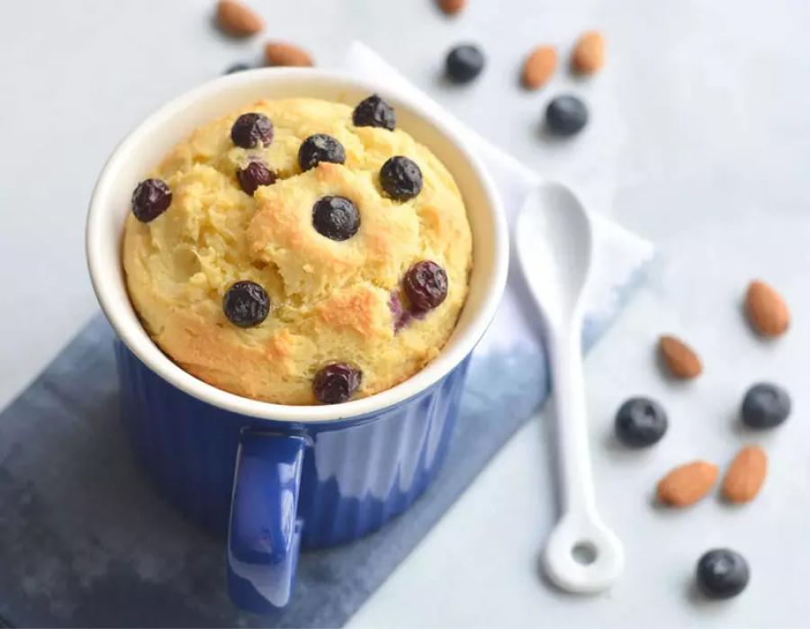 ¿Cómo preparar una torta en taza rápidamente?