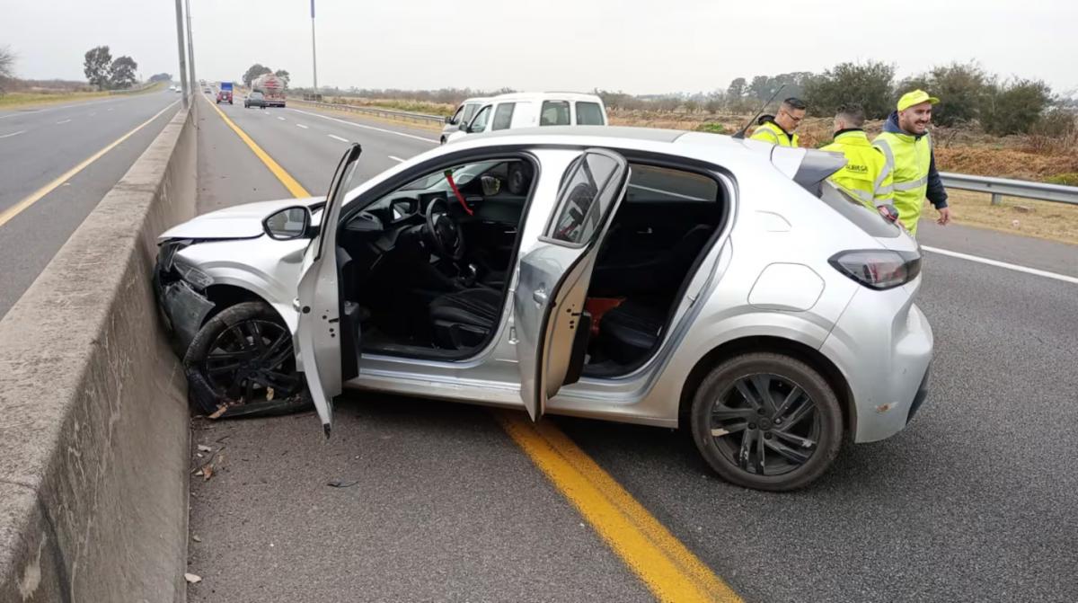 Un jugador de Gimnasia de La Plata protagonizó un choque en la autopista y fue hospitalizado