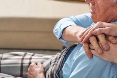 ¿Cómo empieza el Parkinson? Un paciente reveló cuál fue el primer síntoma que notó