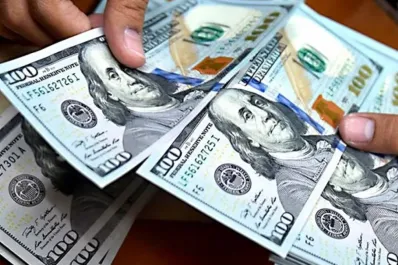 El dólar blue registró una leve suba y finalizó a $1.450 tras la flexibilización del cepo
