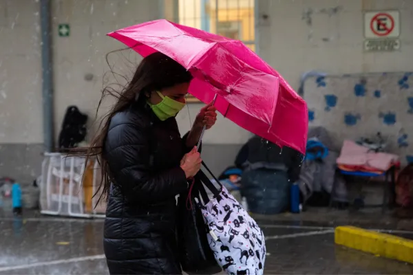 Alerta por nevadas y viento zonda: dos provincias continúan con mal clima