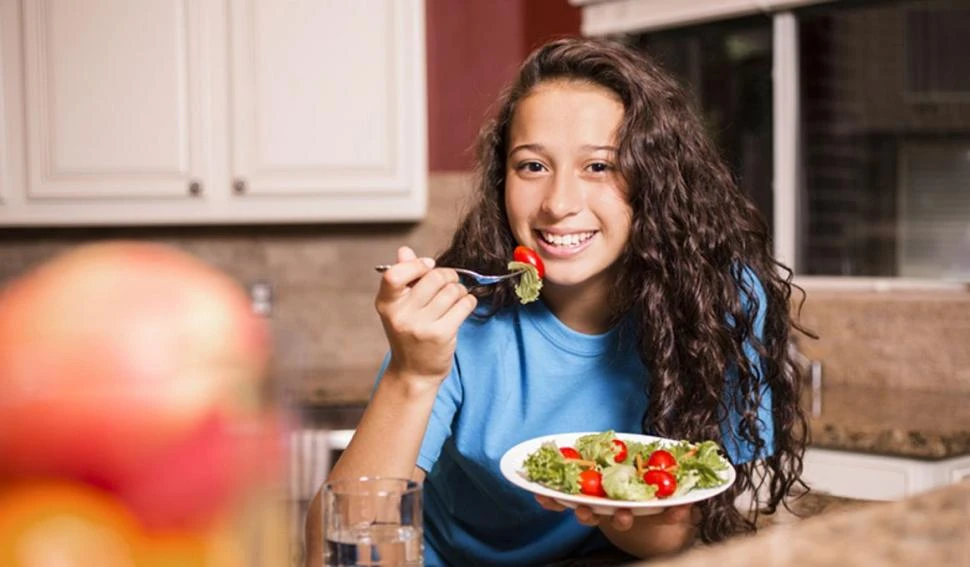 Nuevos hábitos: cuando los hijos son los que imponen la comida saludable en casa