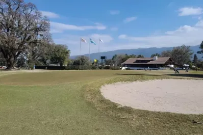 100 golfistas del NOA competirán en el Jockey Club de Yerba Buena