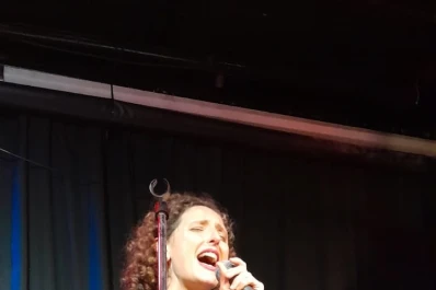 Saravá recrea la mejor bossa nova de Vinicius de Moraes