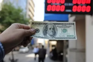 El dólar blue retrocedió 10 unidades y cerró la semana a $1.435 para la venta