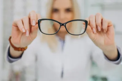 Cómo saber si tienes miopía: síntomas iniciales que no debes ignorar