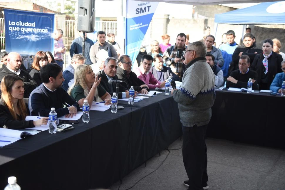 EN PRIMERA PERSONA. Los vecinos tuvieron la posibilidad de exponer sus requerimientos ante la intendenta Chahla y su equipo de gobierno. la gaceta / foto de LA GACETA / FOTO DE ANALIA JARAMILLO