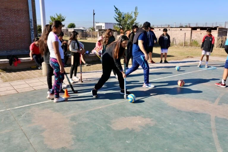 OPCIONES. Los chicos podrán participar en diferentes disciplinas deportivas.