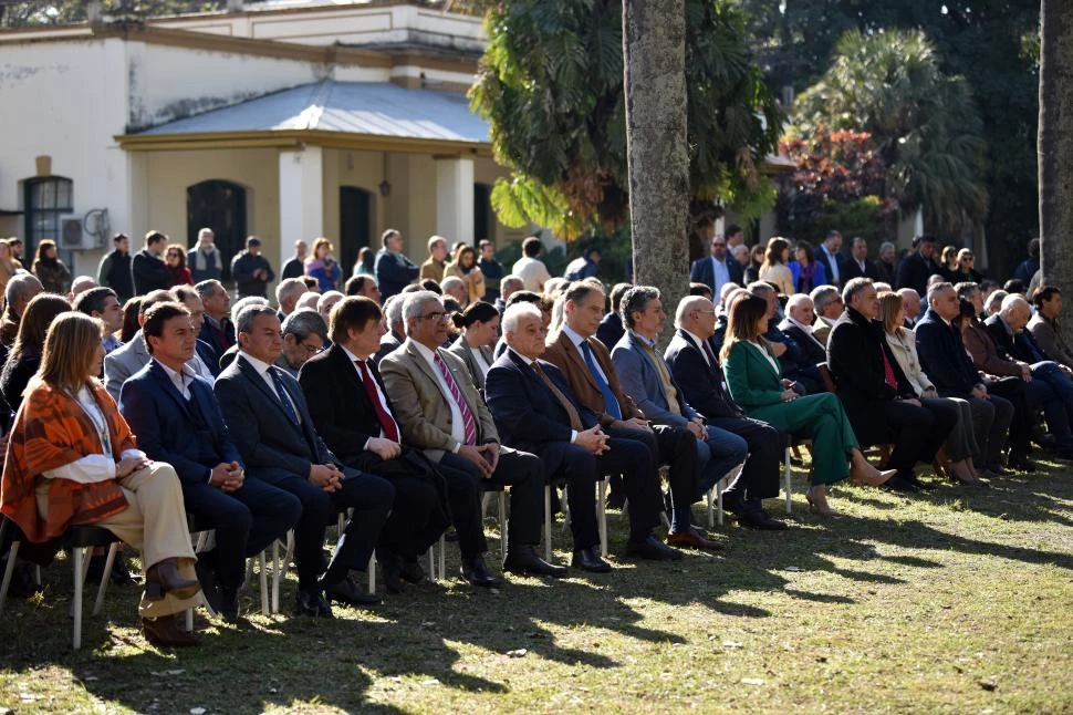 EN LAS TALITAS. Los directivos de la Estación Experimental fueron acompañados por autoridades provinciales y nacionales, y personal de la entidad. 