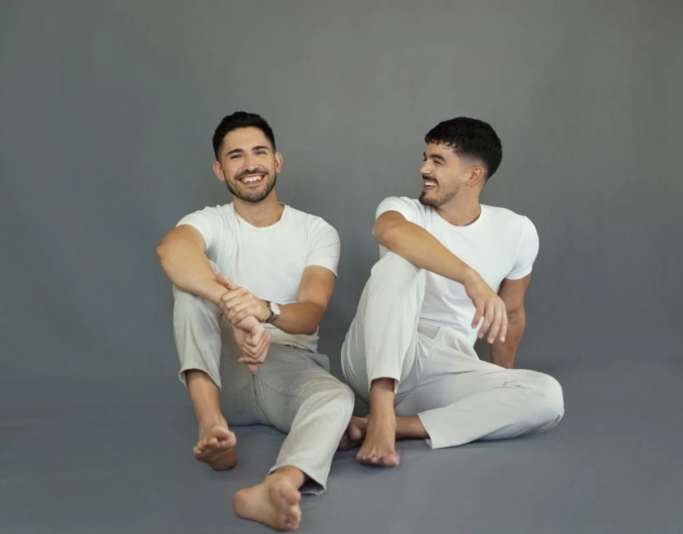 SERGIO Y AGUSTÍN. Oriundos de Campana y de San Pedro, los jóvenes folcloristas agotan las entradas en cada recital de su extensa gira nacional.