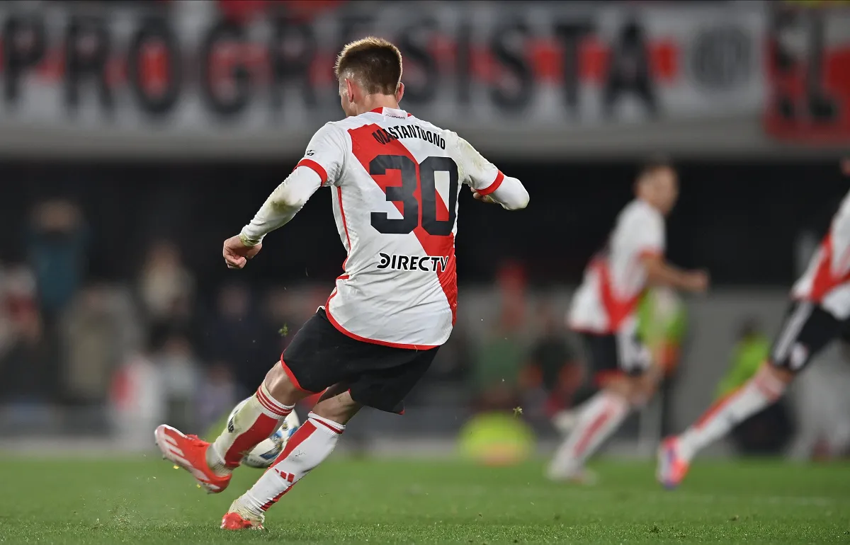 River venció a Sarmiento con un golazo de Mastantuono en el último partido de Martín Demichelis