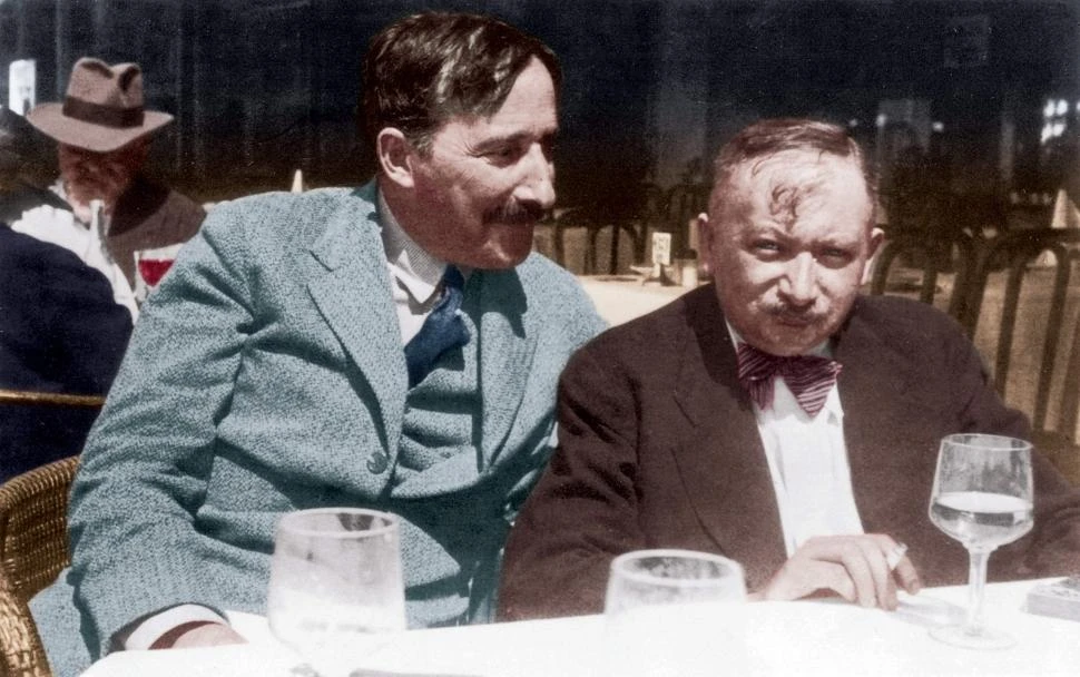 ZWEIG Y ROTH. Ese verano tenían la presunción de que una gran catástrofe se aproximaba. “No somos sino fantasmas y recuerdos”, diría Zweig.