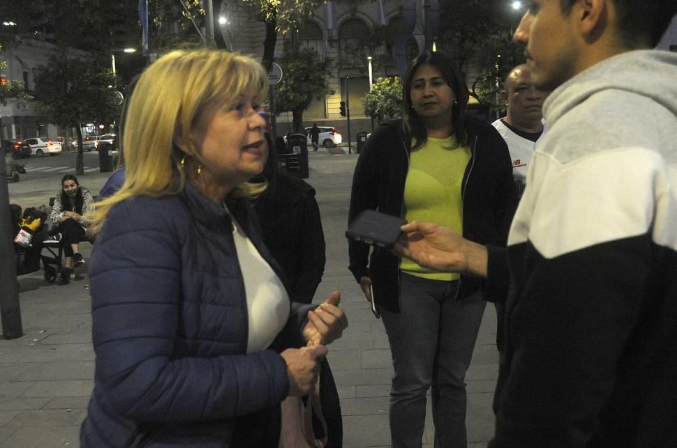 CERCANÍA. Muchos se sintieron acompañados por los argentinos.