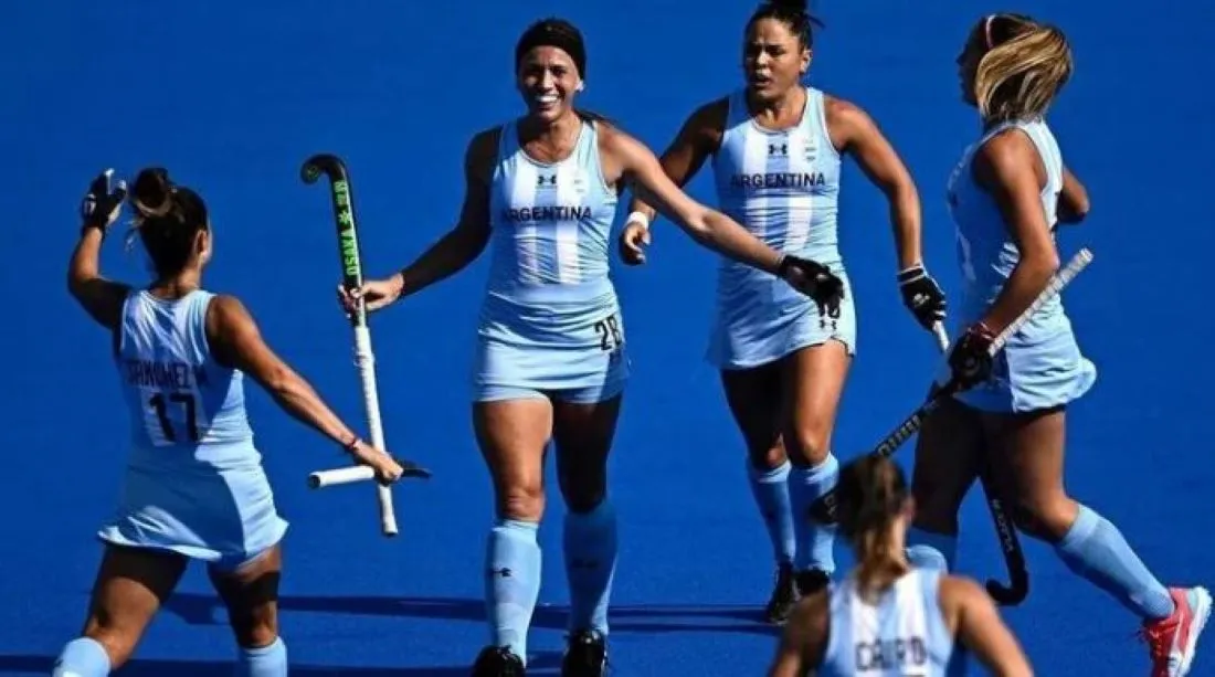 En París, encabezados por los Sauze Valdez, Las Leonas tuvieron fuerzas para remontar un partido acompañadas por sus familiares