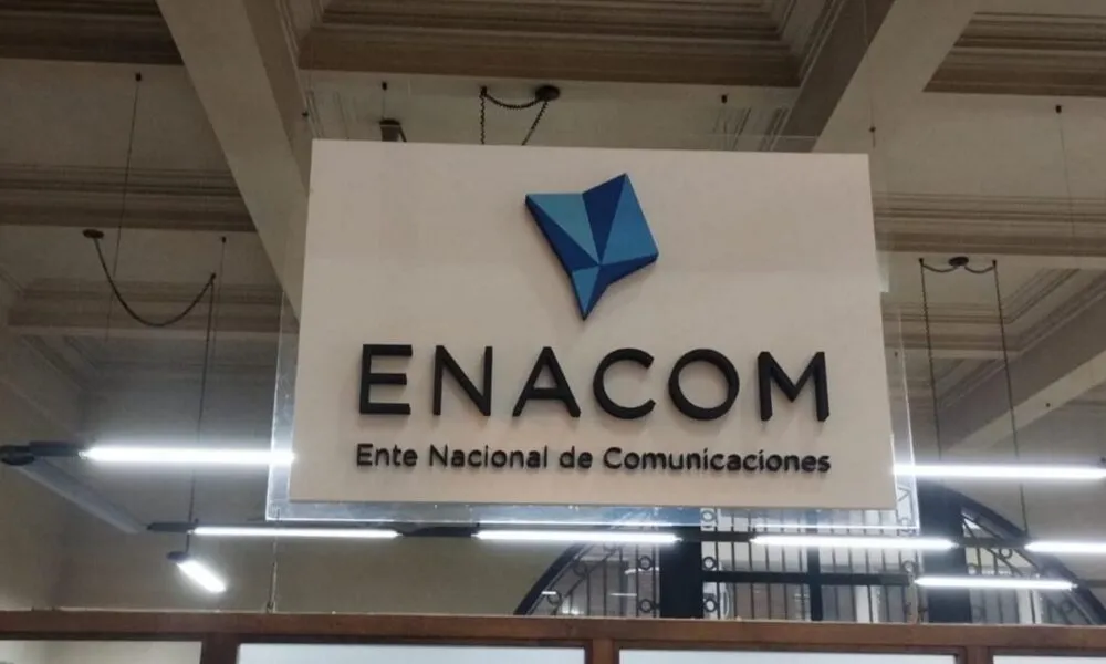 El Gobierno prorroga por un año la intervención del Enacom 