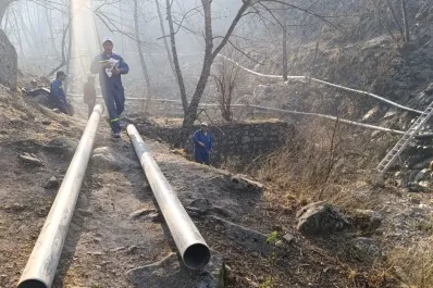 Tafí del Valle: la SAT anunció que se sofocó el fuego cerca de la planta y se garantizó el servicio
