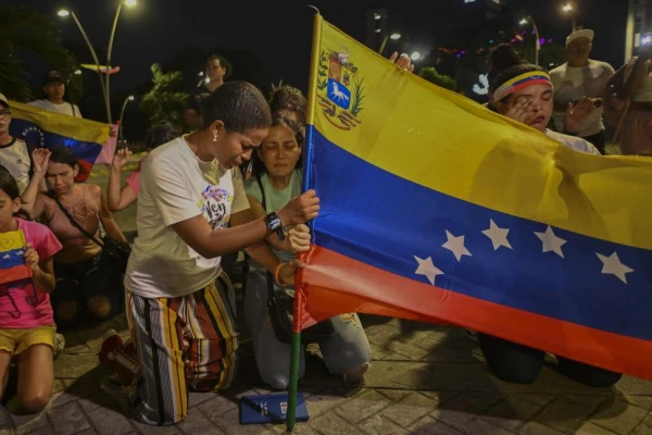 Maduro plantea una batalla legal, mientras toma fuerza la crisis social y política en Venezuela