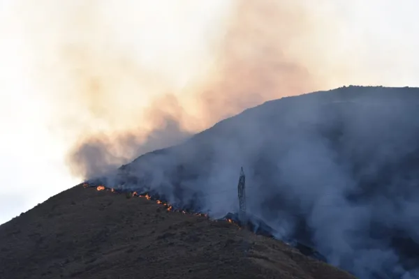 El Gobierno de Milei envió un avión hidrante y un helicóptero para combatir los incendios en Tafí del Valle